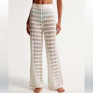 Abercrombie cover up pants size small